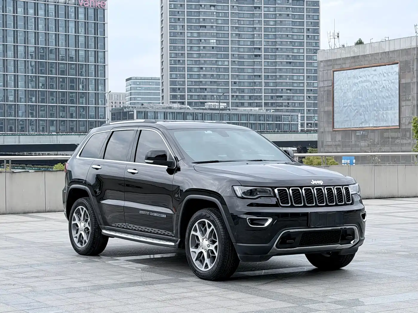 JEEP GRAND CHEROKEE