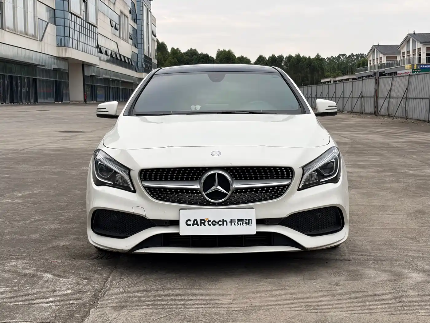 Mercedes-Benz CLA (Import) 2016 CLA 200 Fashion фото 4