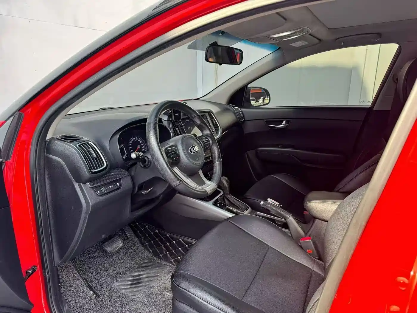 Kia KX3 Smart Run 2015 1.6L Automatic 2WD DLX фото 4