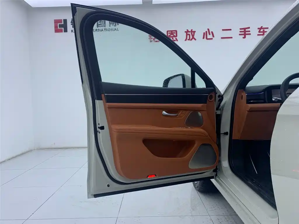 AITO Wenjie AITO M5 2025 Extended Range Ultra AWD фото 30