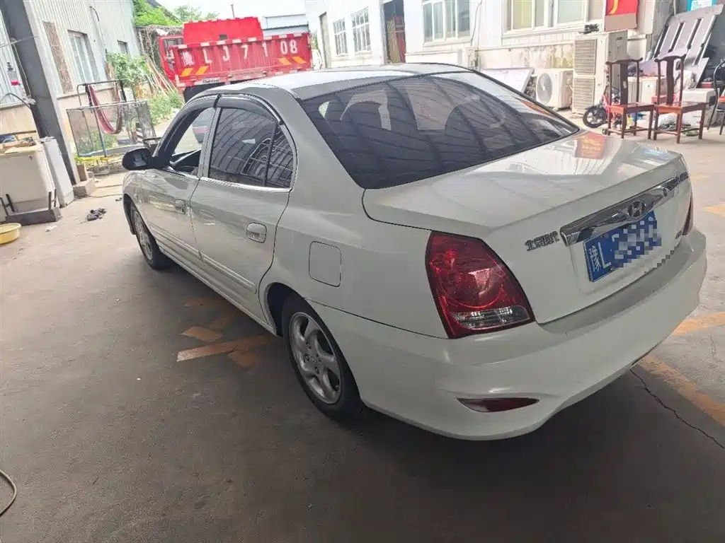 Hyundai Elantra 2011 1.6L Manual Comfort фото 4