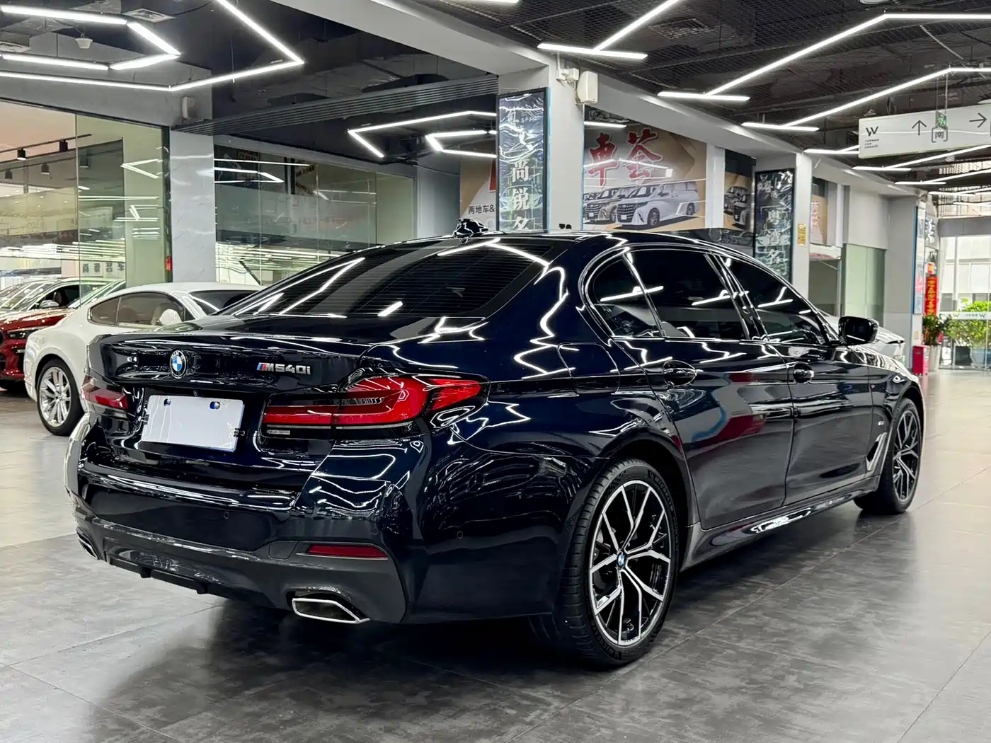 BMW 5 Series 2022 530Li Exclusive M Sport Package фото 22