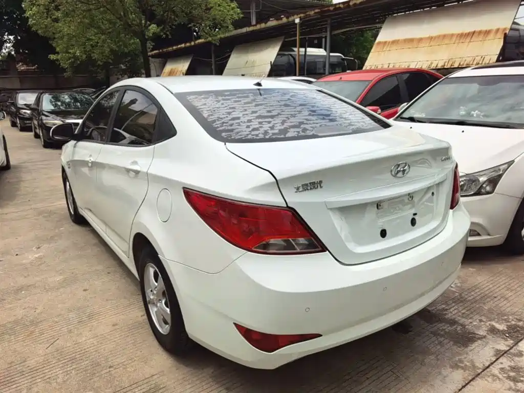 HYUNDAI RENA