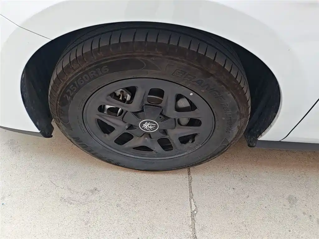 BYD Qin PLUS 2025 DM-i Smart Drive 55KM Leader фото 23