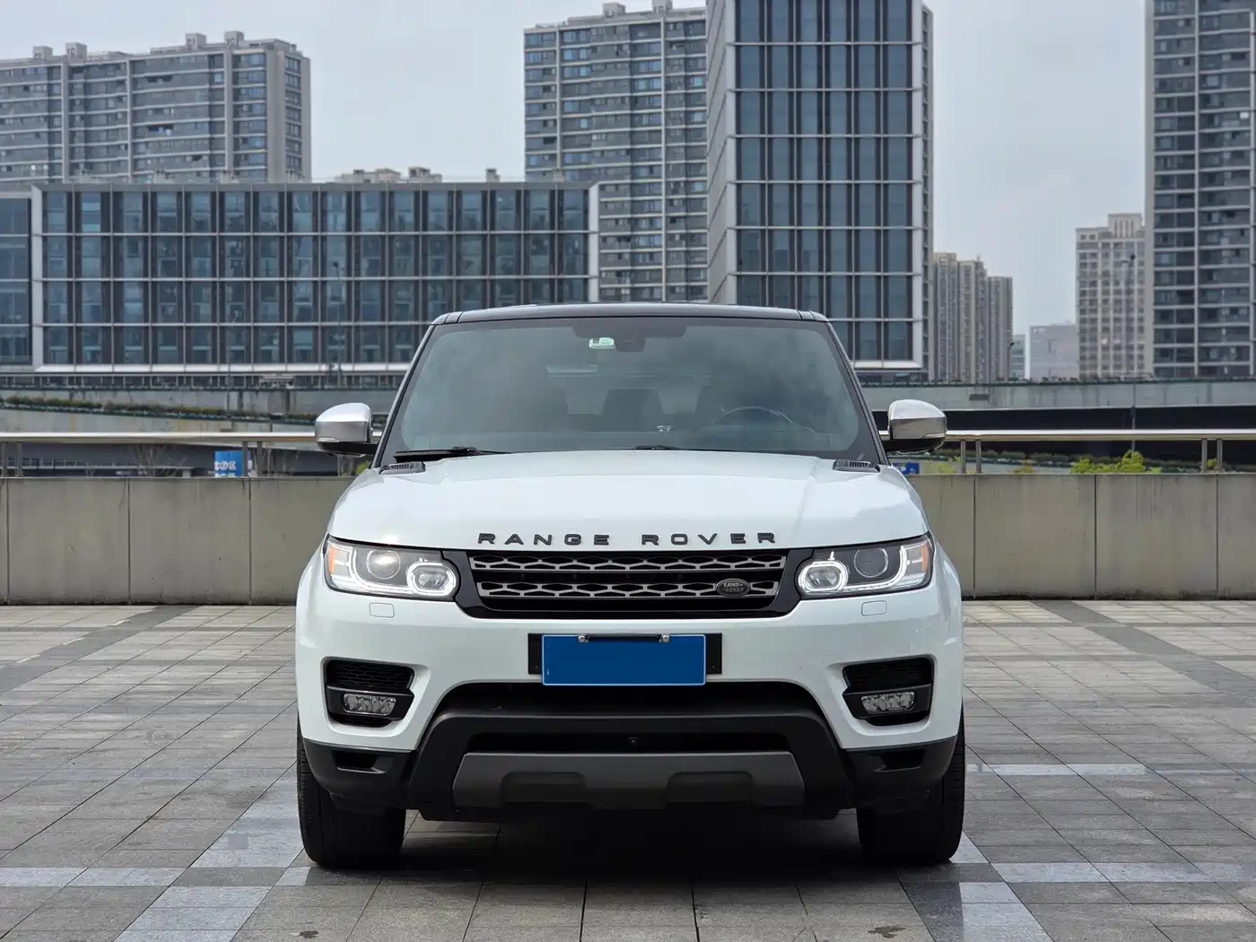 Land Rover Range Rover Sport фото 2