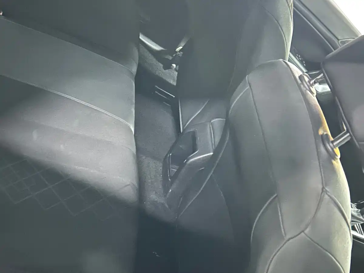 Peugeot 308 2016 1.6L Automatic Luxury фото 7