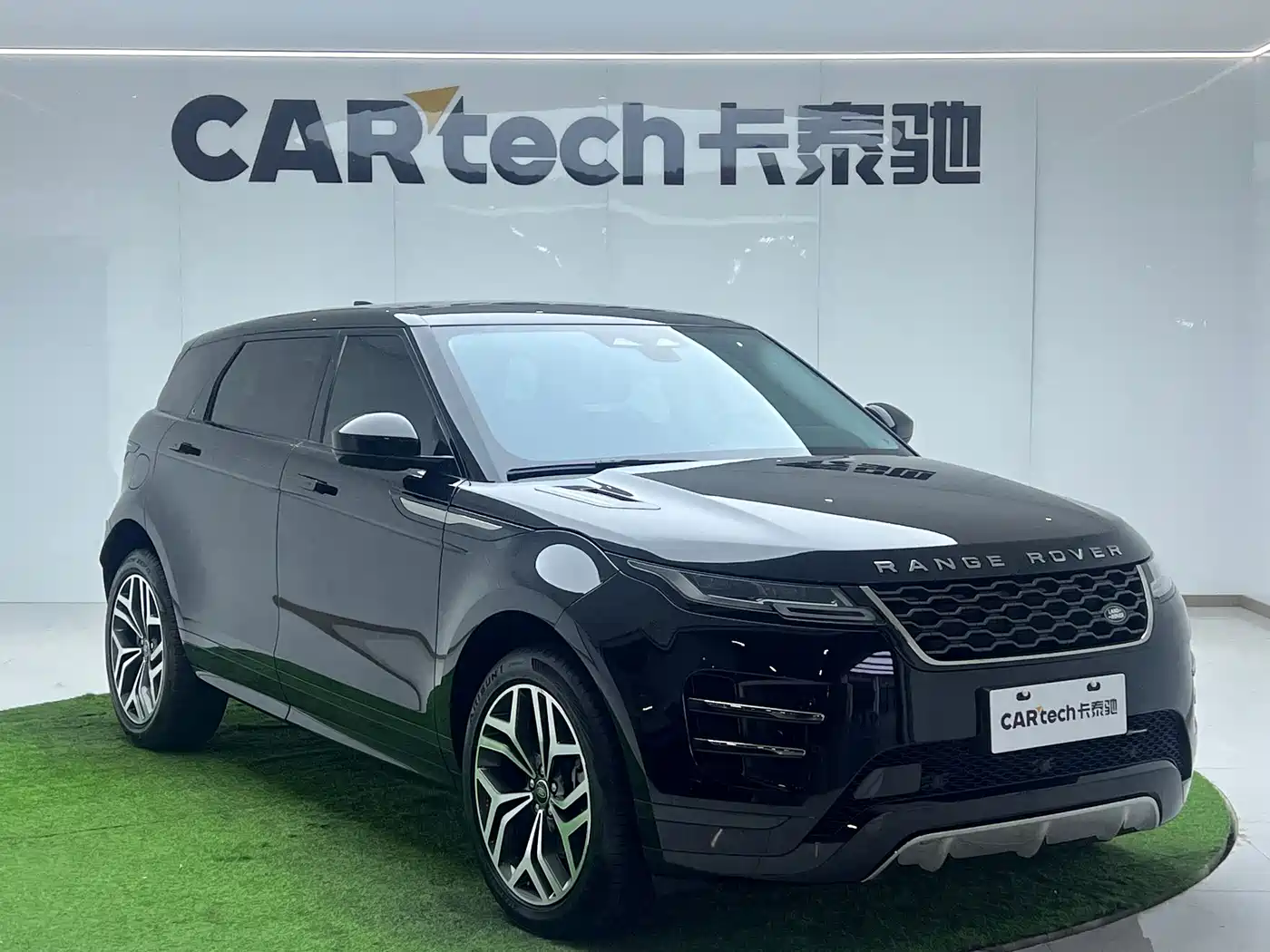 Land Rover Range Rover Evoque 2023 Range Rover Evoque L 249PS Luxury Edition фото 3