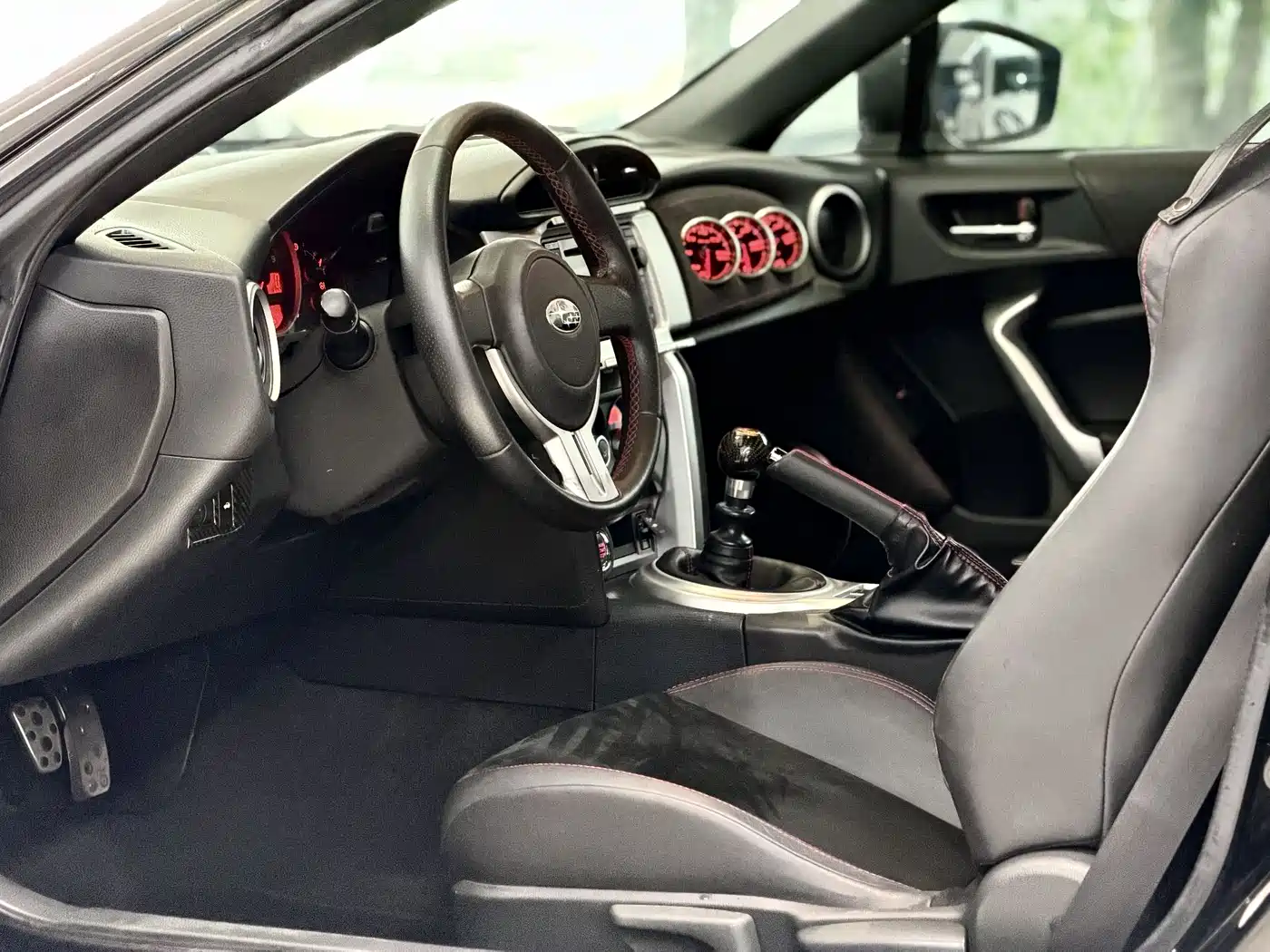 Subaru BRZ 2015 2.0i Manual фото 9