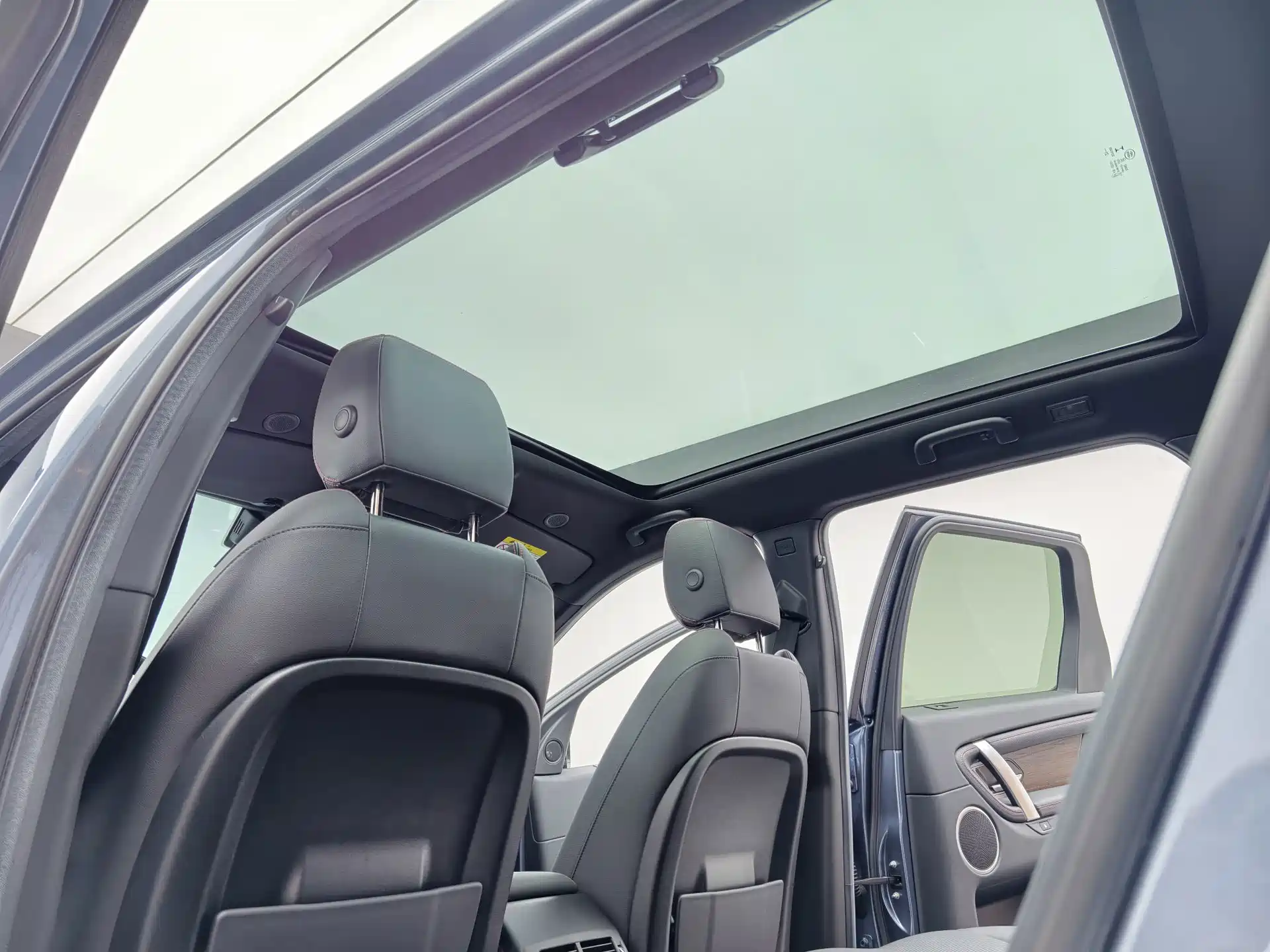 Фото 17 - Land Rover Discovery Sport