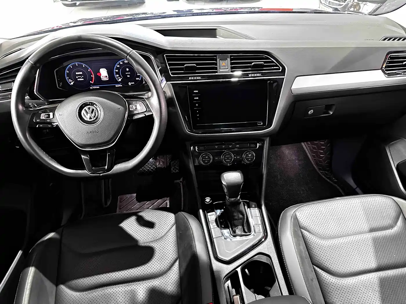 Volkswagen Tiguan L 2020 330TSI Auto 2WD Panorama Comfort China VI фото 9