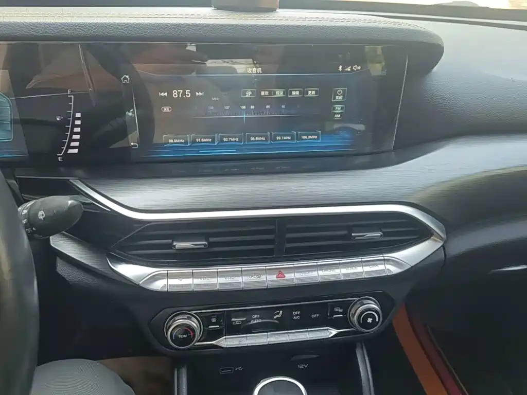Bestune T77 2019 2019 Facelift 230 TID Automatic Luxury China VI