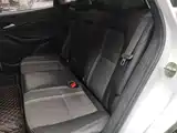 Photo 13 - Chevrolet Trax