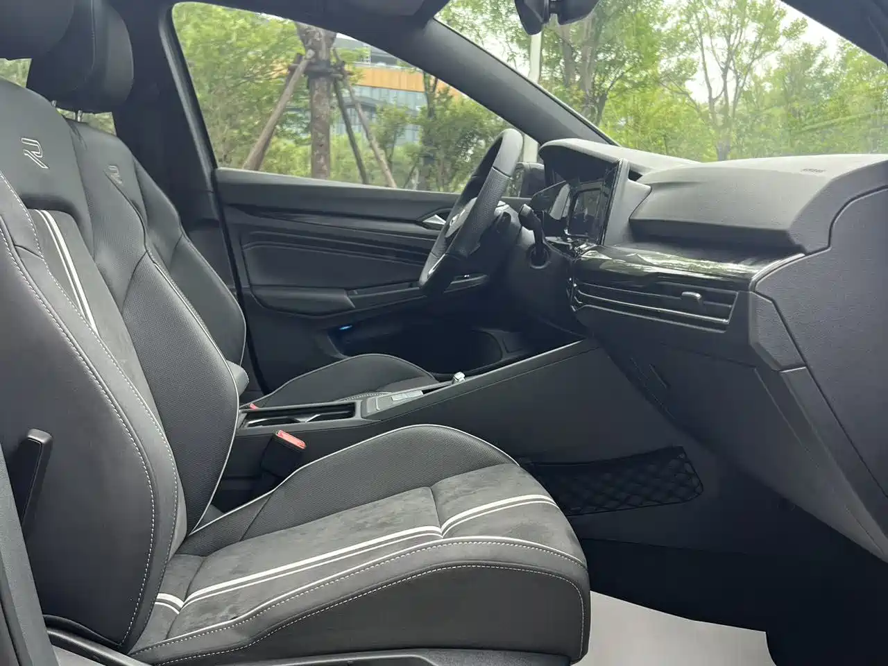 Volkswagen Golf 2021 280TSI DSG R-Line фото 22