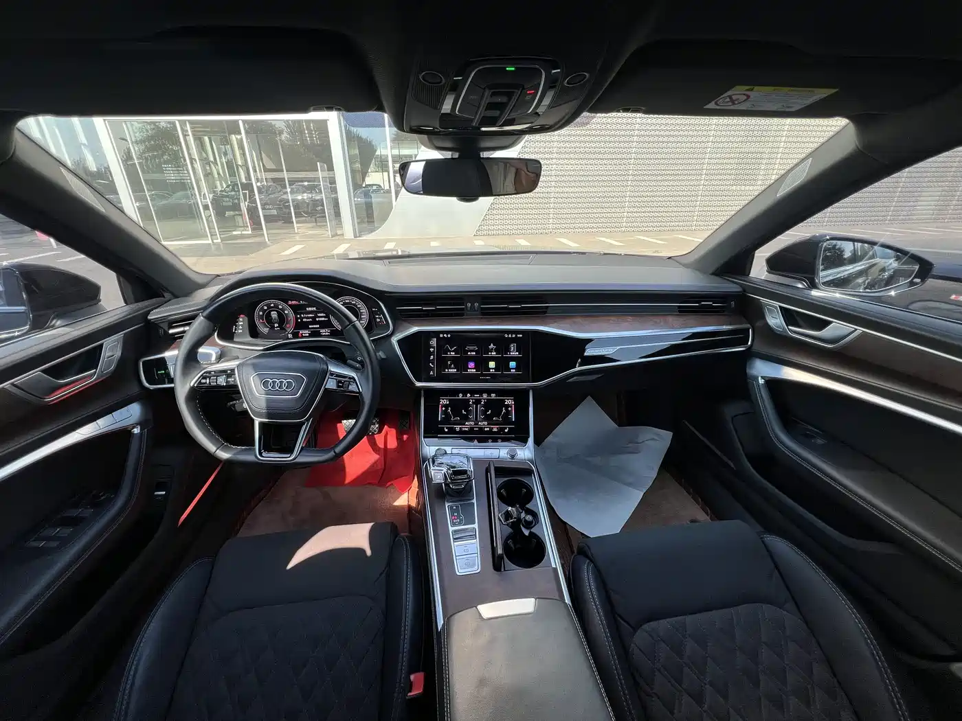 Фото 9 - Audi A6L