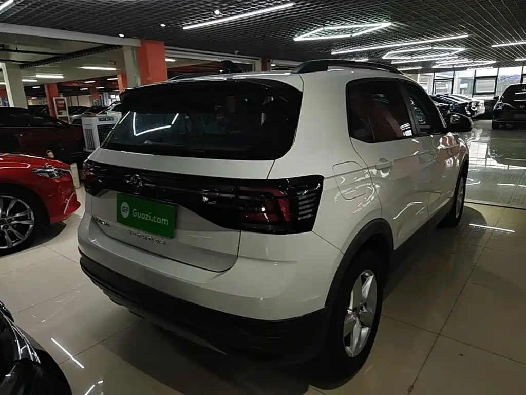 Photo 7 - Volkswagen T-Cross
