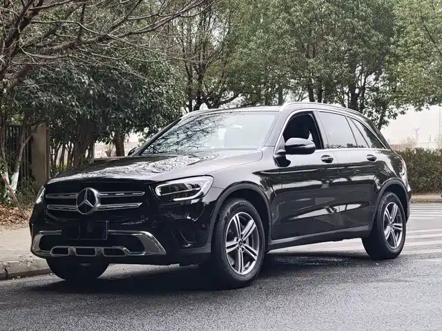 MERCEDES-BENZ GLC