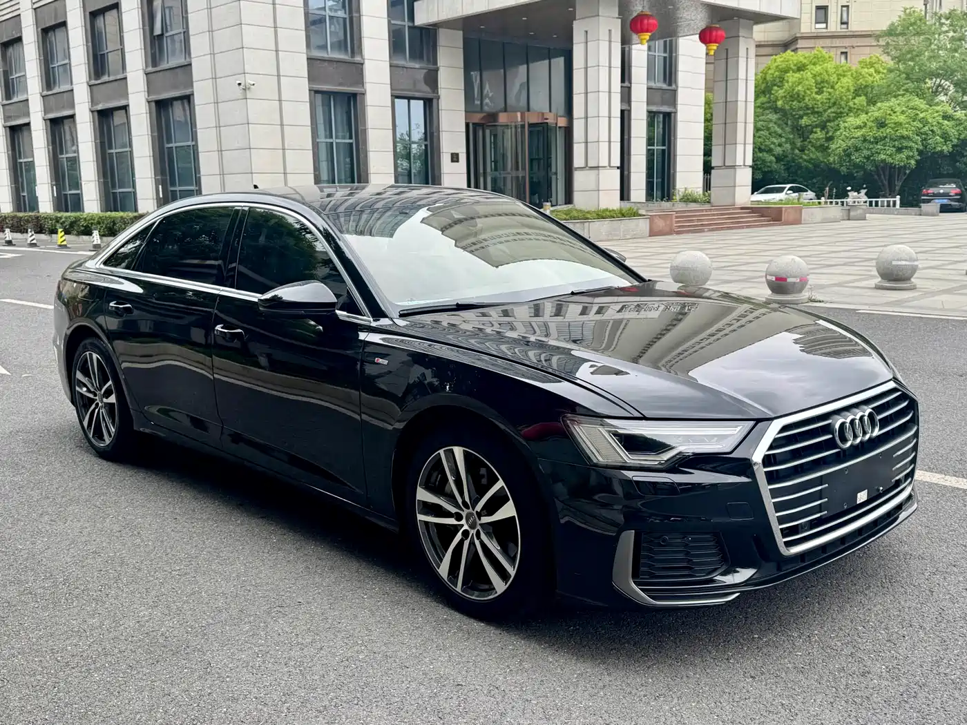 Audi A6L 2021 40 TFSI Luxury Sport фото 3