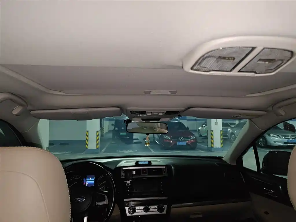 Subaru Outback 2015 2.5i Luxury Navigation Edition фото 9
