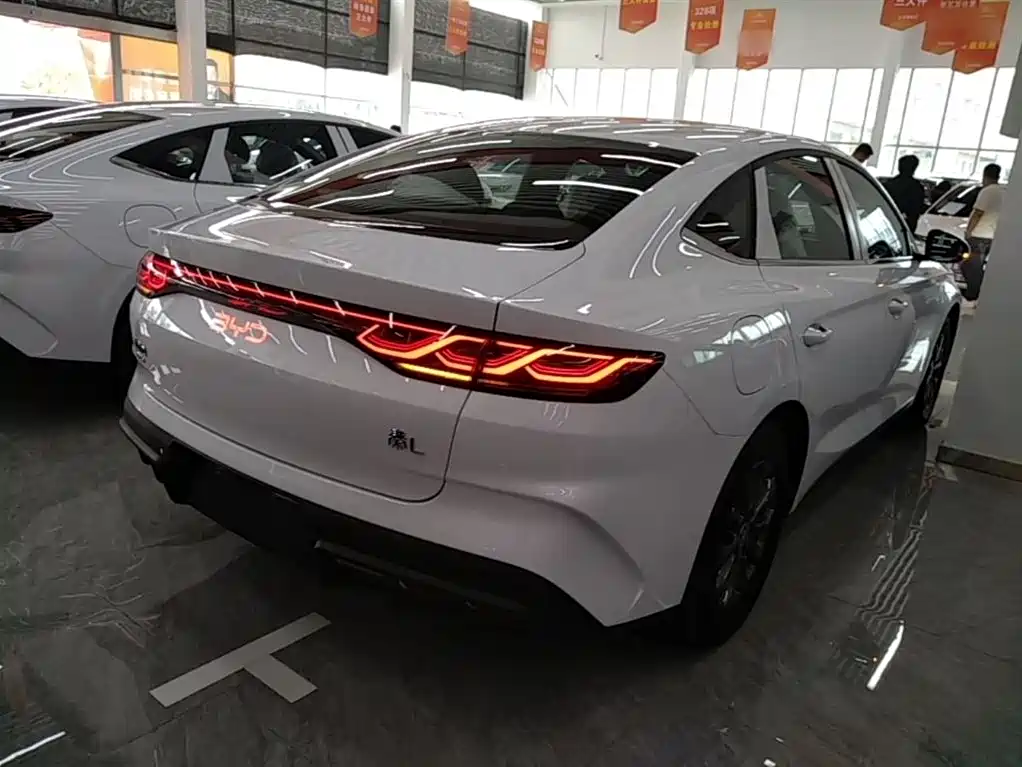 BYD Qin L 2026 DM-i 128KM Progressive фото 7