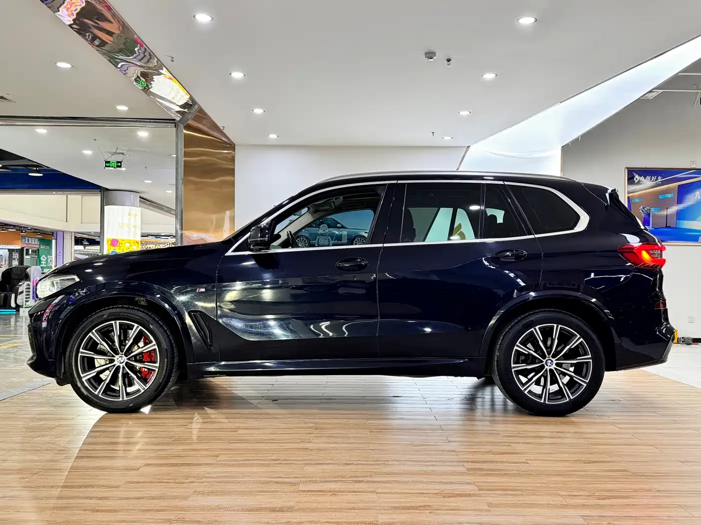 BMW X5 (Import) 2019 xDrive40i M Sport Package фото 4