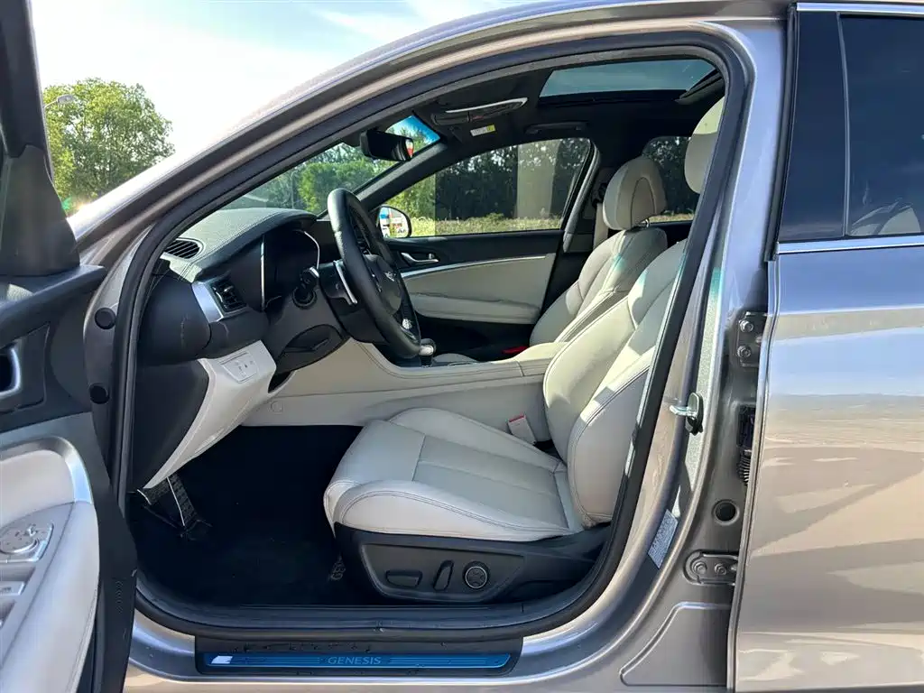 Genesis G70 2023 Model 2.0T RWD Luxury Edition фото 8