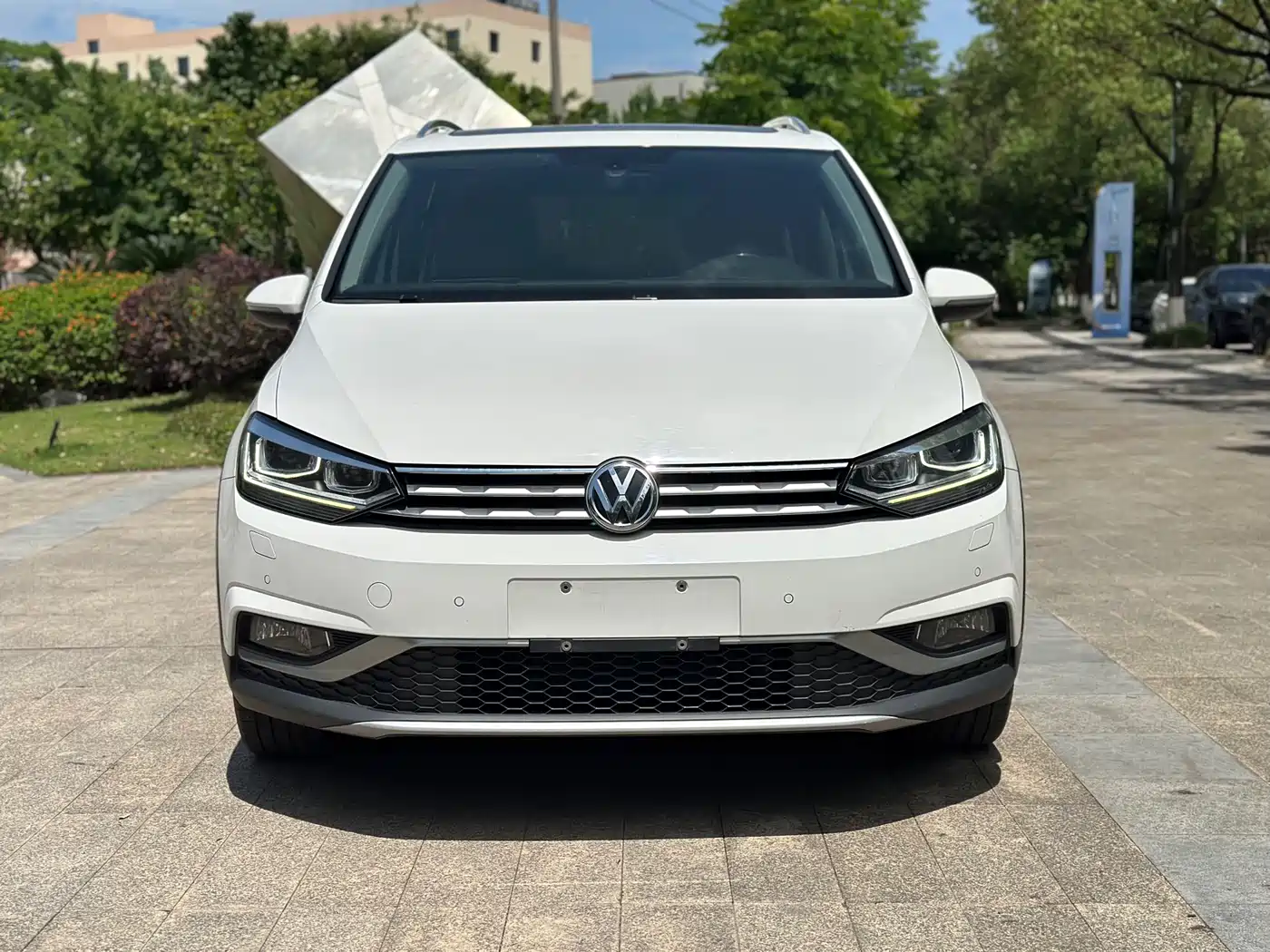 Volkswagen Touran 2018 Touran L 280TSI DSG Cross Edition 6-seater China VI фото 2