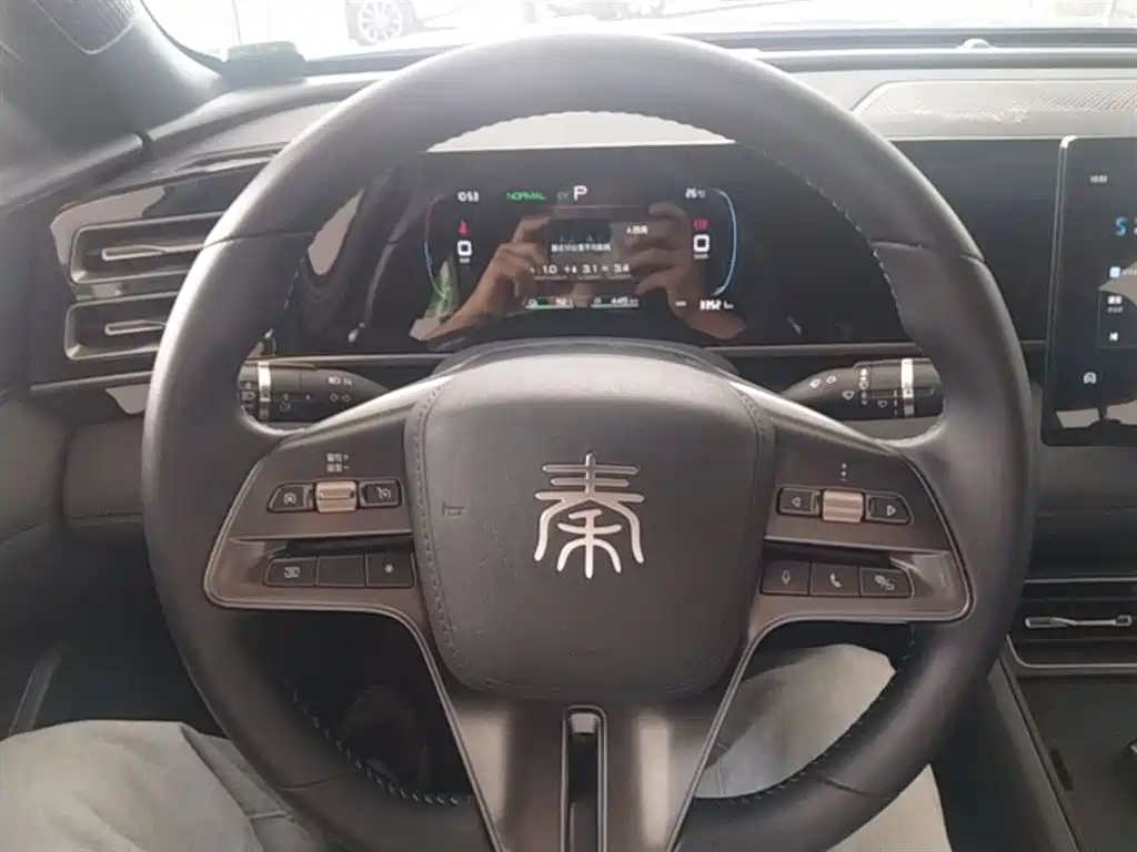 BYD Qin L 2024 DM-i 80KM Leading Edition фото 11