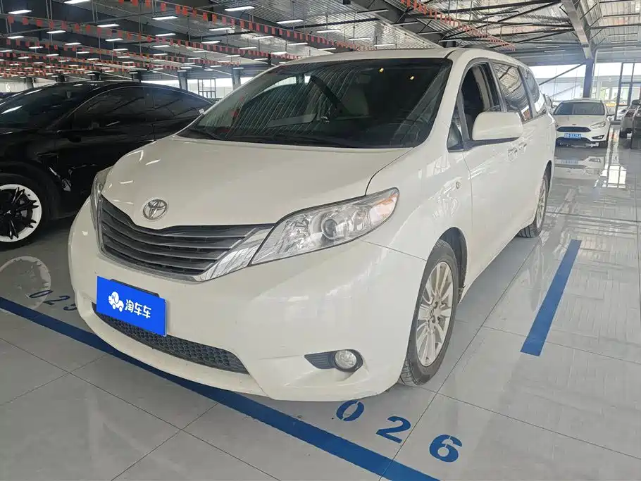 Toyota Sienna 2005 Model 3.3 XLE