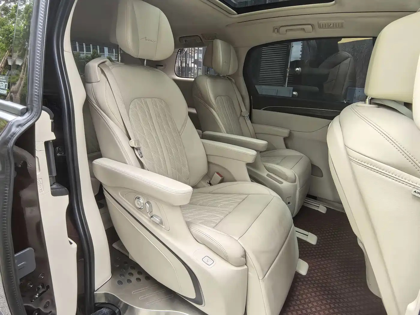 Buick GL8 2020 Avenir Six-Seat Elegance Edition фото 20