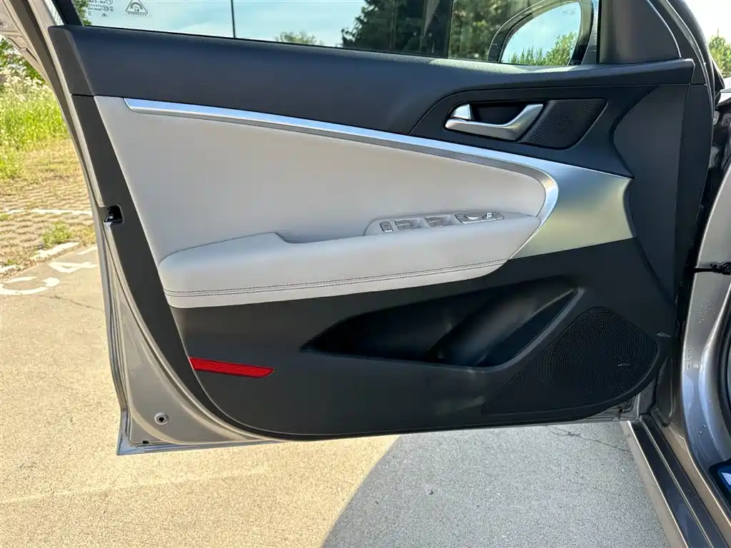 Genesis G70 2023 Model 2.0T RWD Luxury Edition фото 12