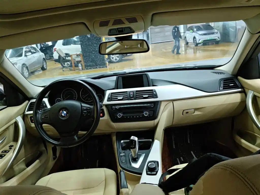 BMW 3 Series 2014 320Li Fashion фото 10
