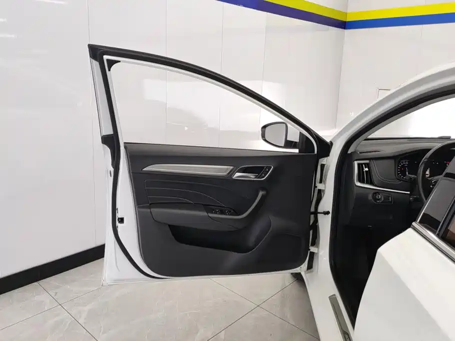 Roewe i6 2017 2017 20T Auto Internet Smart Premium Edition
