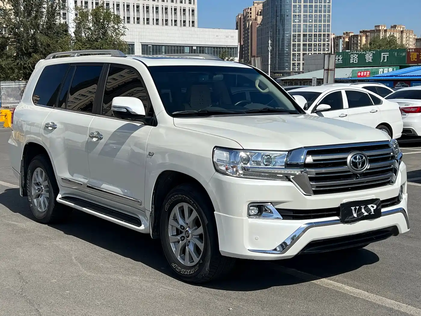 Photo 3 - Toyota Land Cruiser (Import)