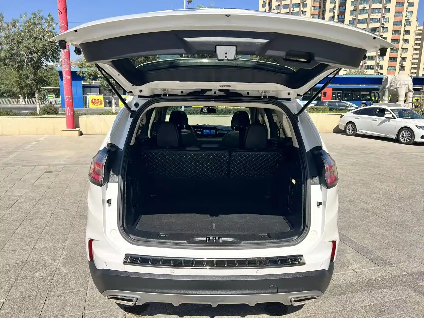 Фото 17 - Ford Edge
