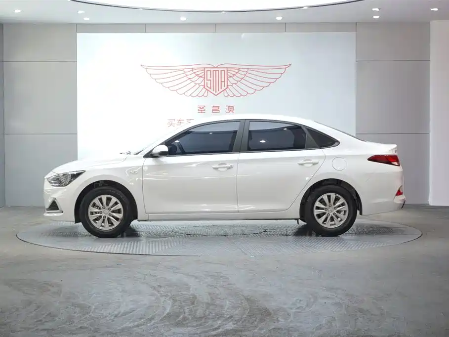 Hyundai Elantra 2020 1.6L Auto GL Pleasing Edition фото 4