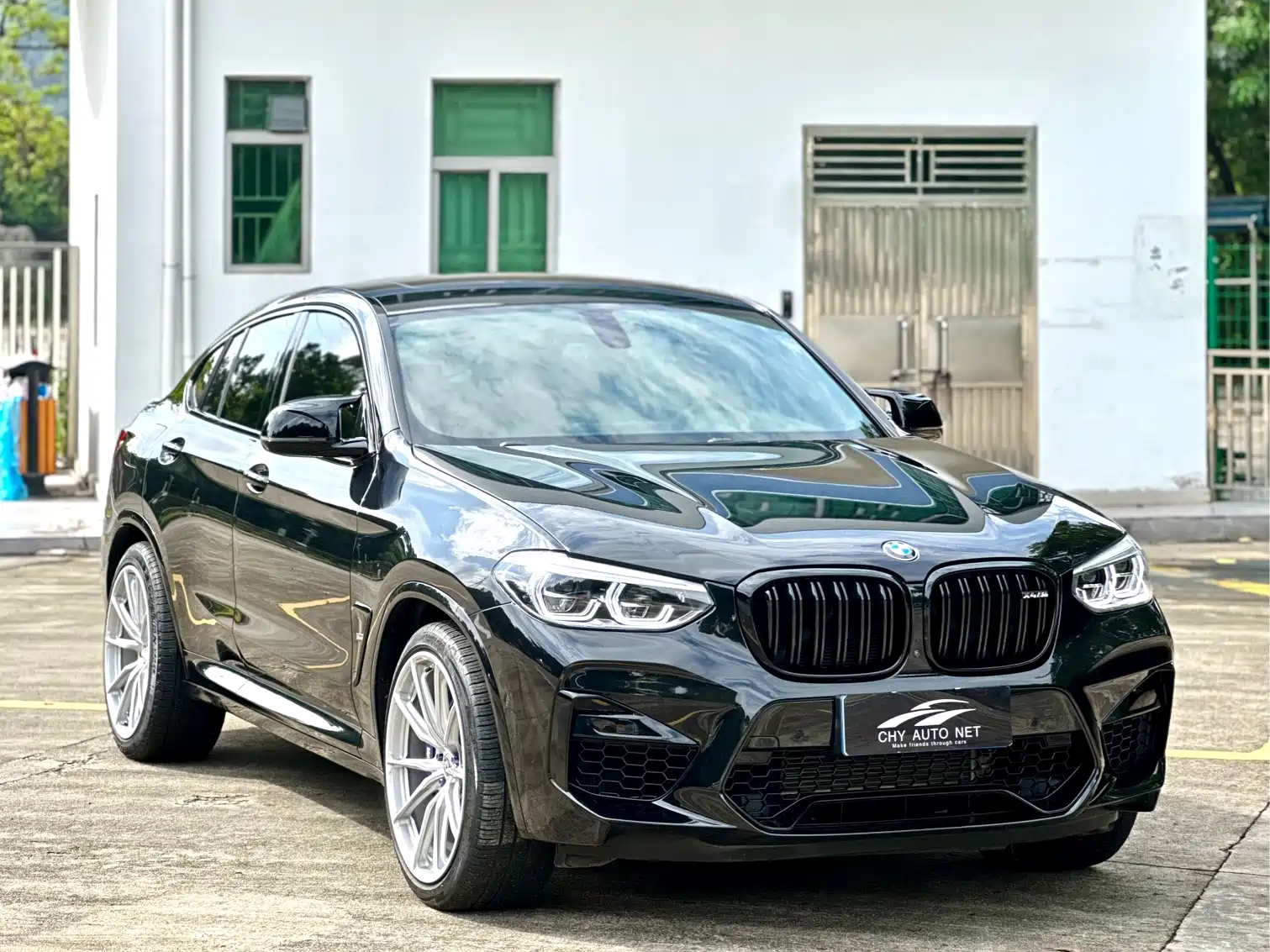 Photo 2 - BMW X4 M