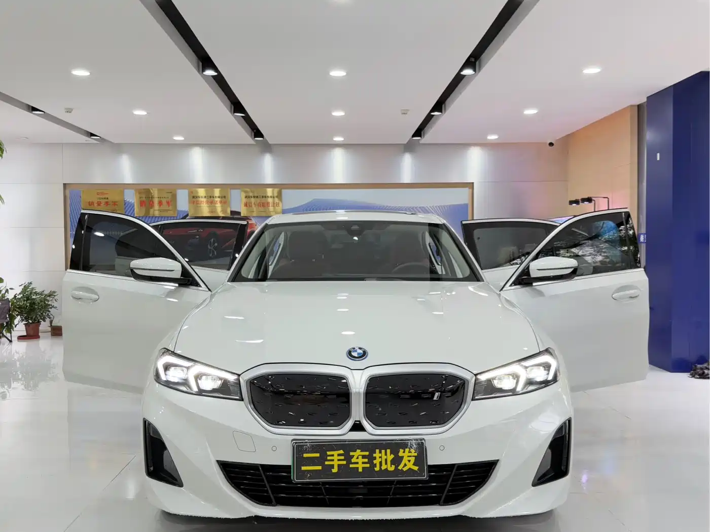 BMW i3 2024 eDrive 35 L фото 16