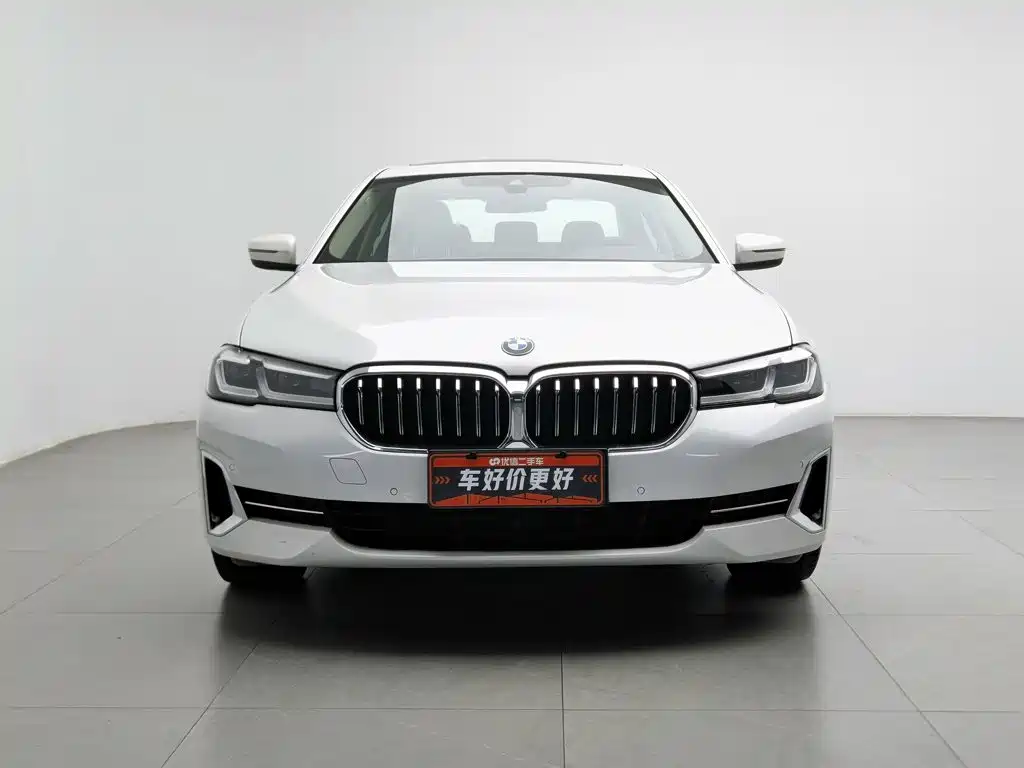 Фото 3 - BMW 5 Series