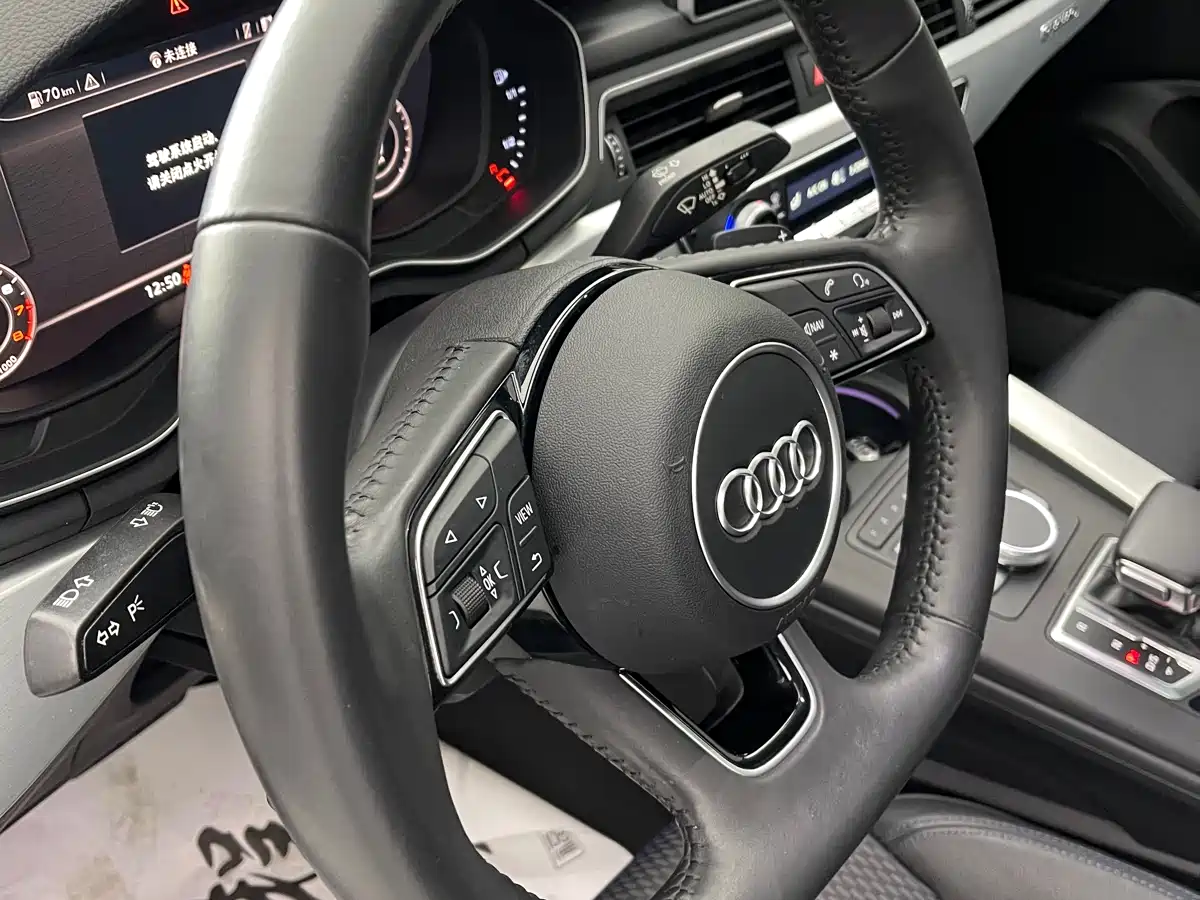 Audi A4L 2018 30th Anniversary 45 TFSI quattro Sport фото 18