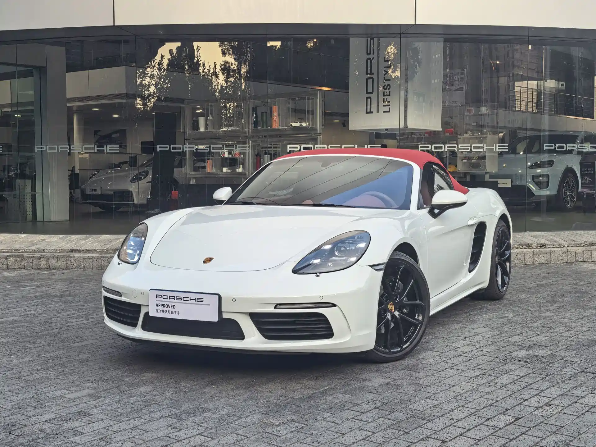 Фото 2 - Porsche 718