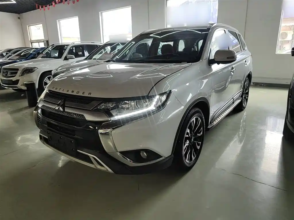 MITSUBISHI OUTLANDER