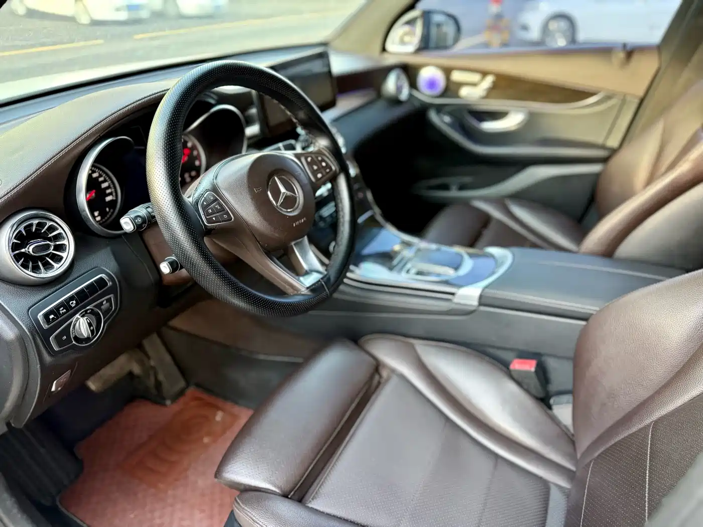 Mercedes-Benz GLC 2016 GLC 260 4MATIC Luxury фото 11