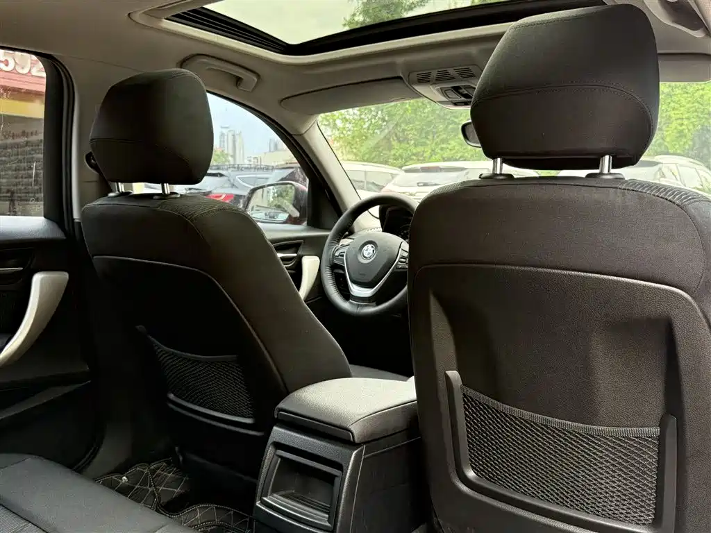 BMW 1 Series (Import) 2015 118i Leading фото 14
