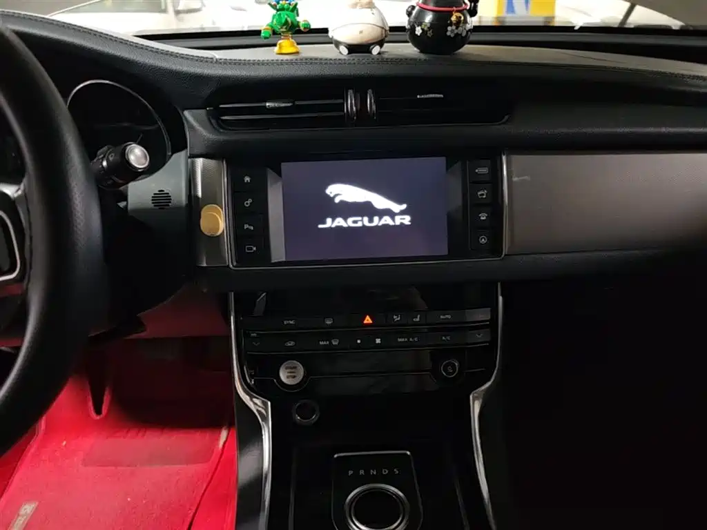 Jaguar XF 2016 2016 XF 2.0T 2WD Elegance Edition