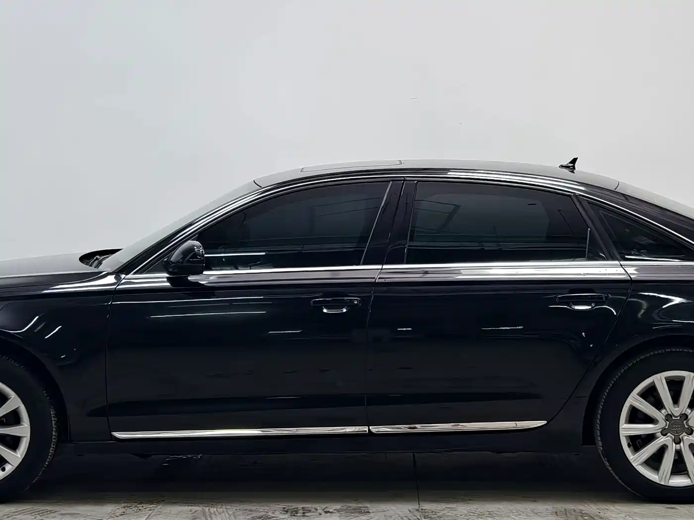 Фото 7 - Audi A6L