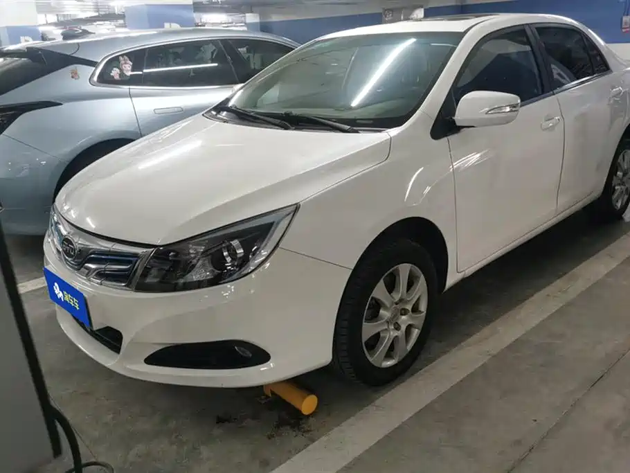 BYD e5 2016 300 Luxury
