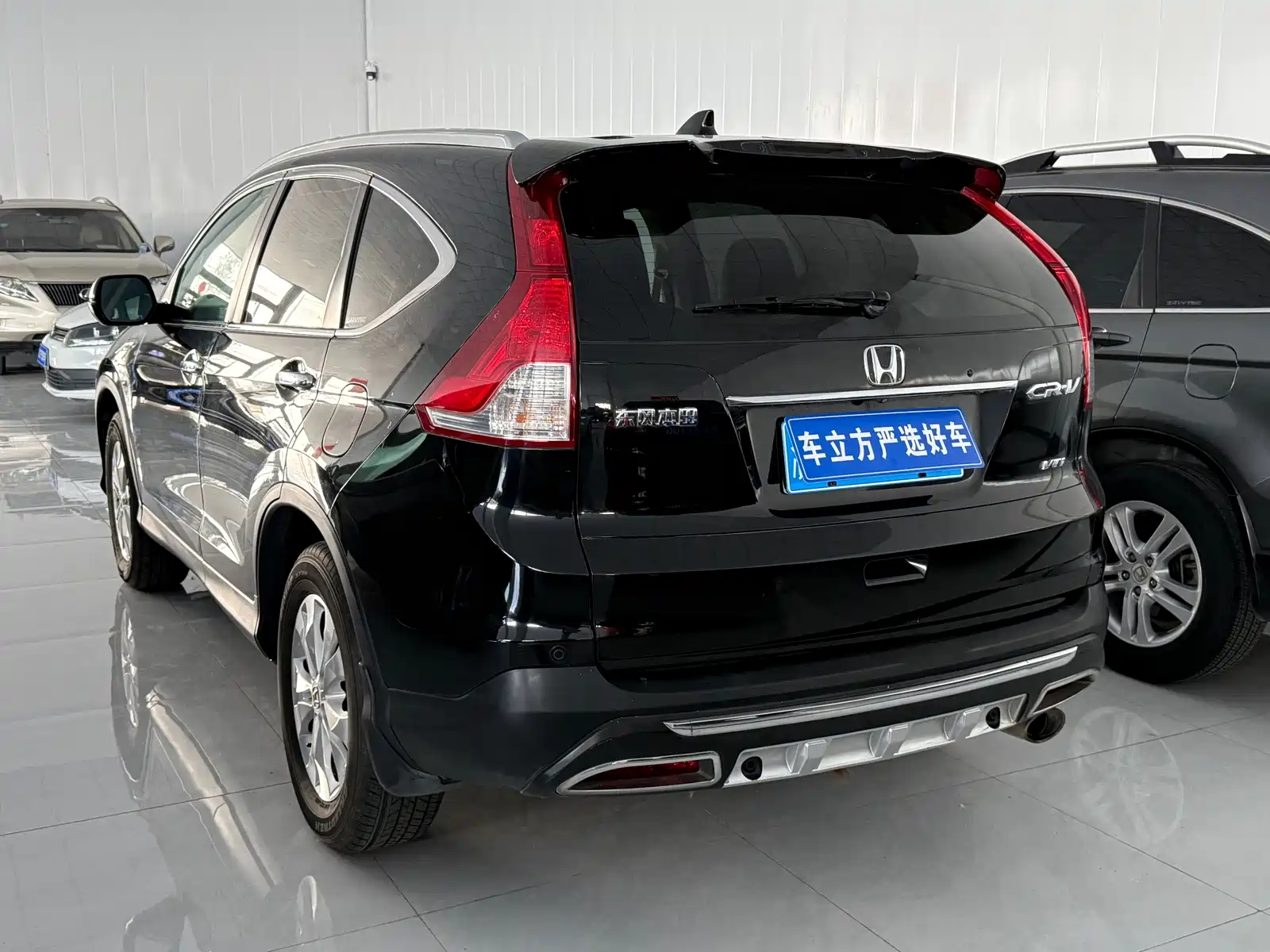 Фото 2 - Honda CR-V