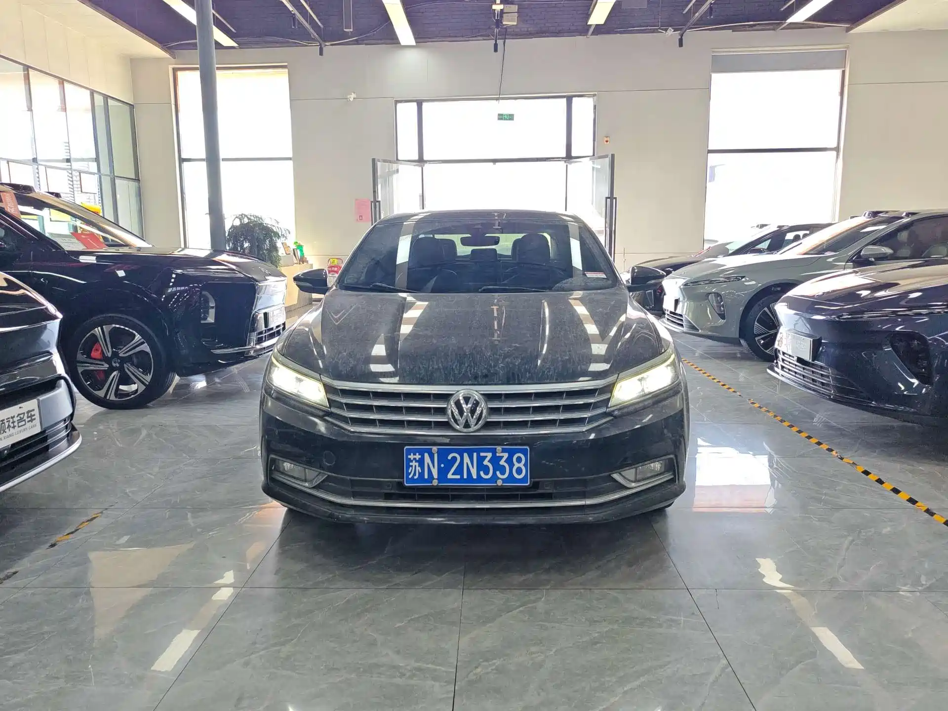صورة 2 - Volkswagen Passat