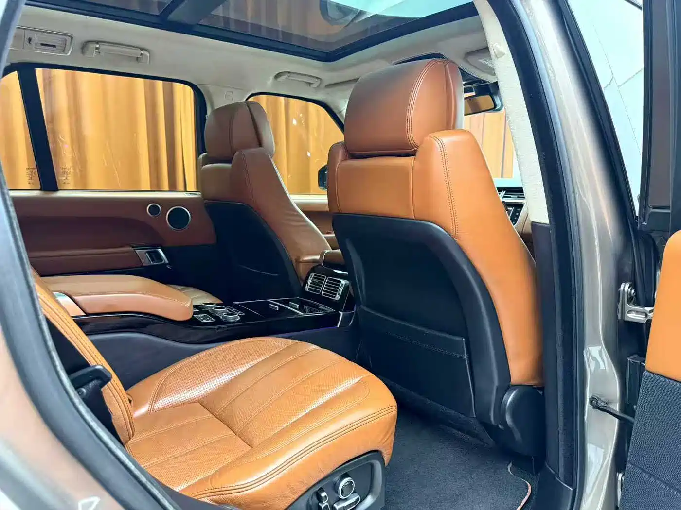 Land Rover Range Rover 2015 3.0 TDV6 Vogue фото 8