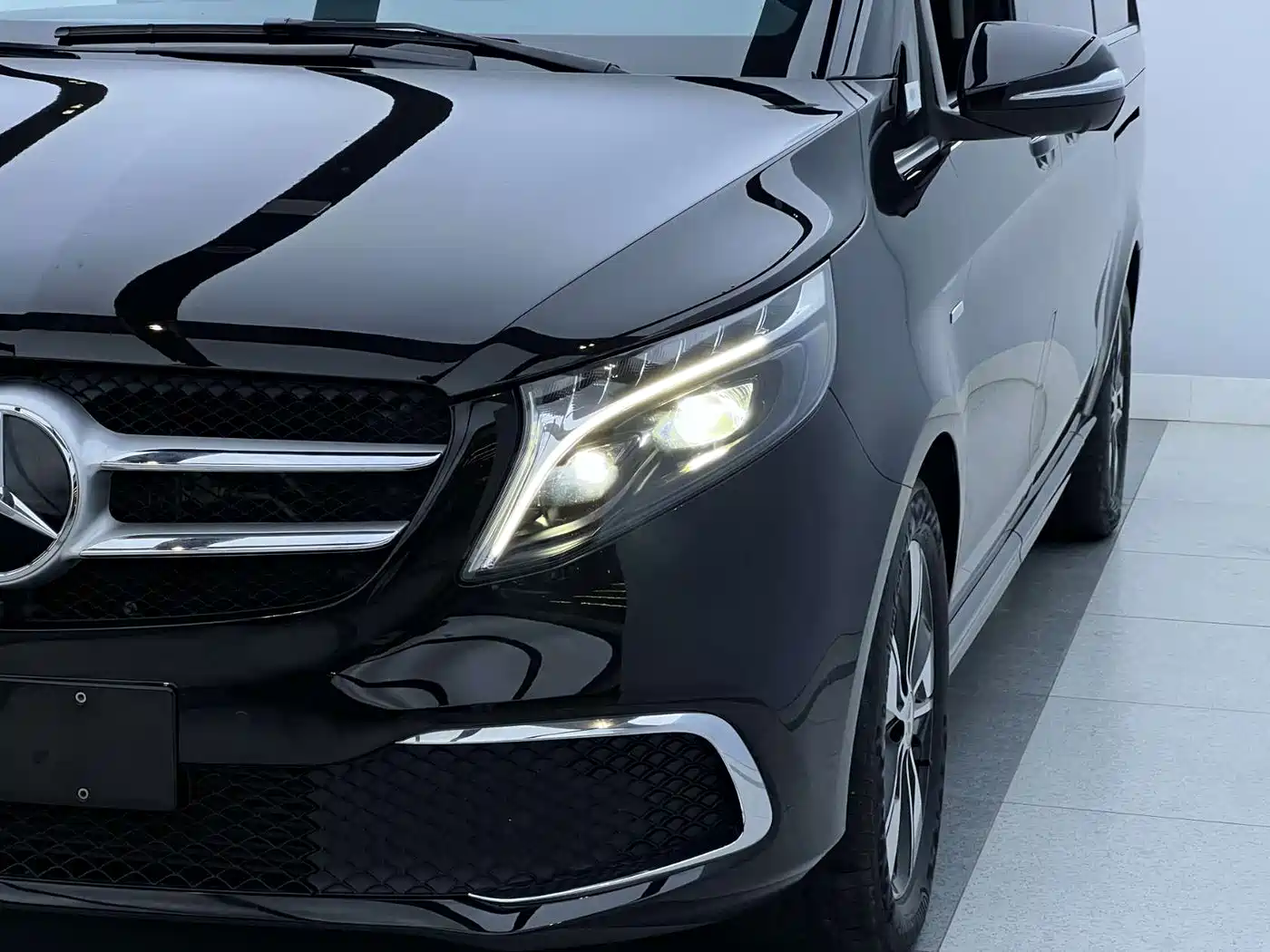 Mercedes-Benz V-Class 2024 2022 V 260 L Long Wheelbase Prestige Edition
